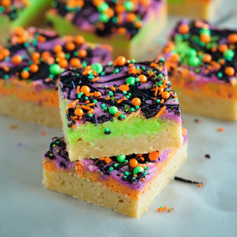 Hallowe Cookie Bars.